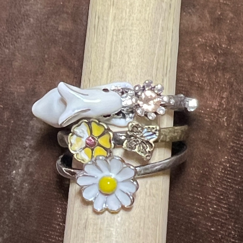 Avon Easter Bunny Spring Flowers Stacker Trio Ring Set Costume Jewelry sz 9/10